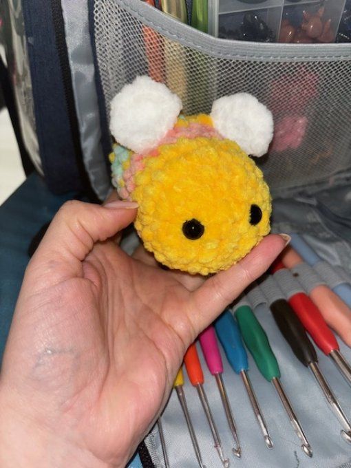 Zaza l'abeille Arc en ciel