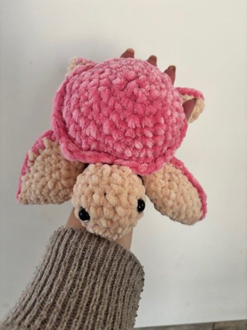 Inès la tortue rose